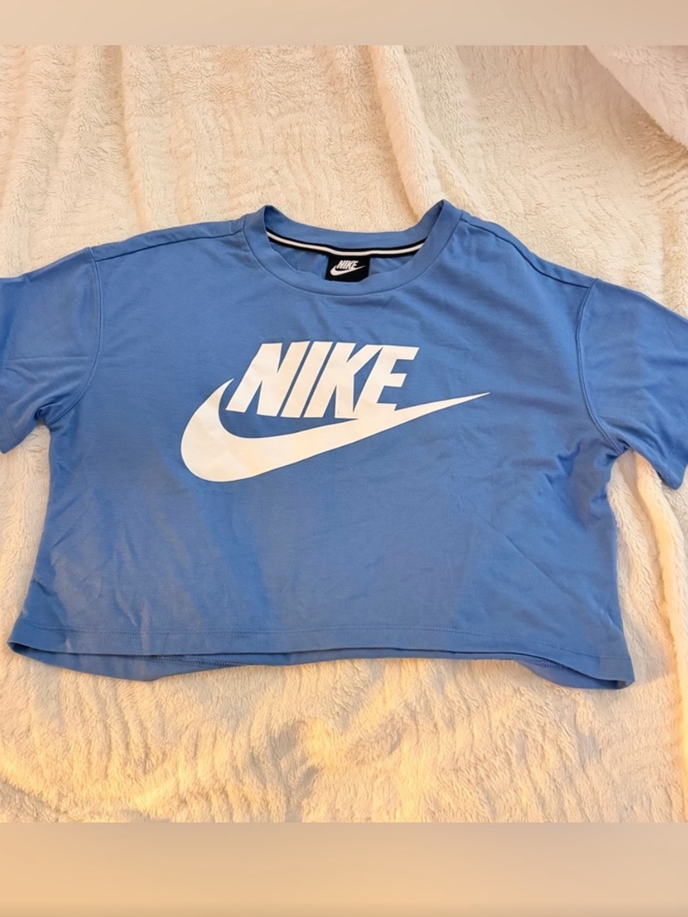 Nike Women’s Cropped T-Shirt Medium Blue White Swoosh Logo Short Sleeve Tee